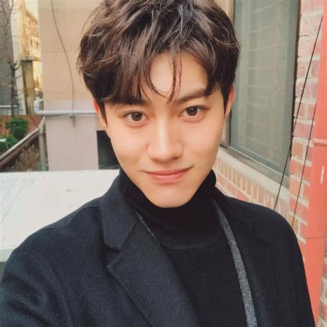 Kwak dong yeon oyunculuğun yanı sıra müzisyen olarak da bilinmektedir. Kwak Dong Yeon || 170127 Instagram update. in 2019 | Kwak ...