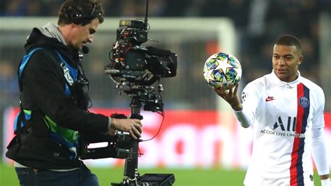 Kylian mbappe started playing football as a little child and began his career at as bondy. Kylian Mbappé: Meilensteine in der Champions League | UEFA ...