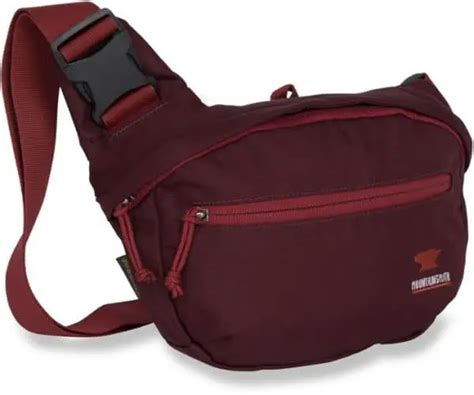 8 Best Hiking Fanny Packs That Everyones Crazy About 2021