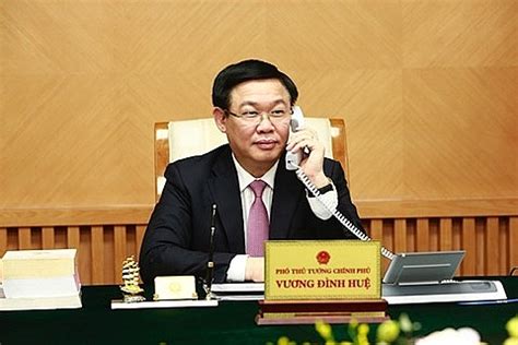 Vương đình huệ is a vietnamese politician and professor in economics. Phó Thủ tướng Vương Đình Huệ điện đàm với Bộ trưởng Tài ...