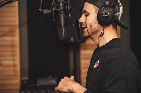 Finding The Best Narrator For Your Next Commercial Voice Crafters