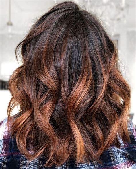 30 Hottest Trends For Brown Hair With Highlights To Nail In 2022