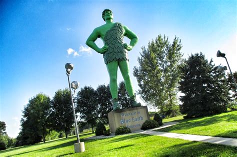Green Giant Statue Of Blue Earth Mn Road Pickle
