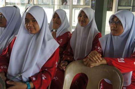 Manusia hanya akan memiliki sofa atau tempat duduk lainnya namun tidak mempunyai tempat tidur. ASRAMA SM SAINS MUAR ~SAMURA~: Berita Asrama