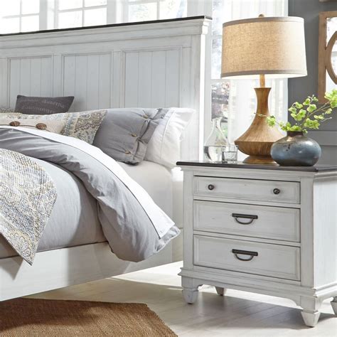 Liberty Furniture Allyson Park Lb480 Cottage 3 Drawer Nightstand With Built In Charging Station