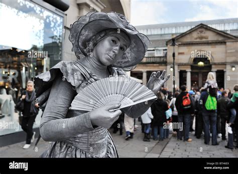 Street Performer Covent Garden London Stock Photo Alamy