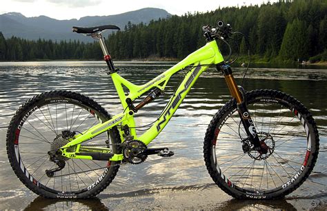 Le vtt (et le vélo en général) est l'un des je n'en connais pas… il faut de toute façon consulter son médecin s'il y a des antécédents cardiaques en plus, l'entretien du vélo ne coûte pas très cher. Un vélo vtt enduro pas cher pour faire du sport extrême ...