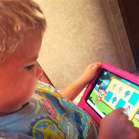 Homer reading is an early literacy app designed to help kids learn to read. A Phonics App to Keep Little Ones Distracted by HOMER ...