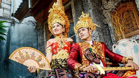 Berbagai Nama Pakaian Adat Bali Beserta Cara Pemakaiannya