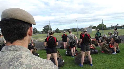 Nzdf Women Training With Sas For Special Task Contact Magazine