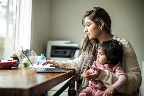 4 Ways To Support New Moms In The Workforce