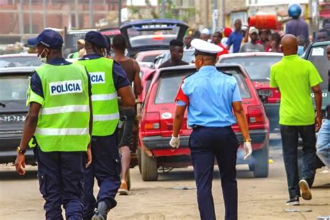 Luanda Polícia Angolana Acusada De Extorquir Dinheiro A “candongueiros” Angola24horas