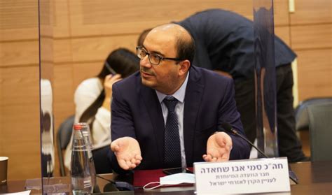 אני יכול להתלונן במשטרה, אלו האשמות שווא שאסור להעלות אותן. בל"ד: "רוצחי יהודים? הם אסירי חופש, לעולם לא נקרא להם ...