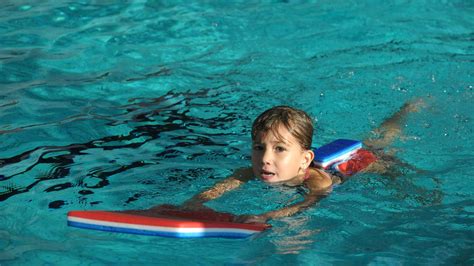 gironde des cours de natation gratuits pour les enfants