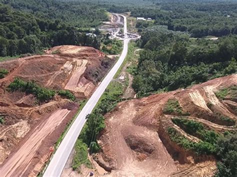 Plans are being worked on for an upgrade to the 2,083km pan—borneo highway. Kimlun