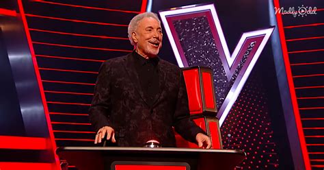 Tom Jones Treats Fans With Spontaneous Performance Of Its Not Unusual