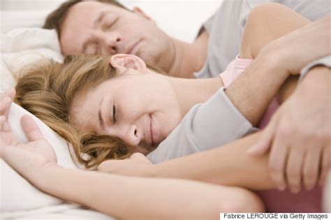 ‘women Like Cuddling More Than Men And 6 Other Couples Sleeping