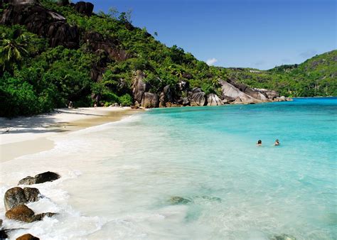 Die strände der seychellen zählen mit ihrem türkisblauen wasser, den einzigartigen felsformationen und dem weißen sand zu den schönsten buchten der welt. Visit Mahé Island on a trip to The Seychelles | Audley Travel