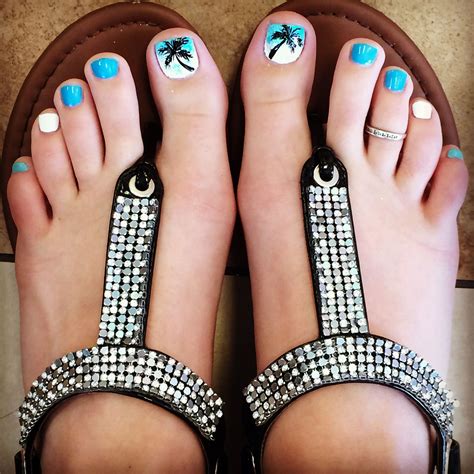 Palm Tree Toes For Summer Pedicure And Maurice S Bling Sandals Con