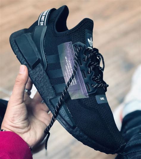 Nmd R1 V2 Schuh Adidas Comfy Outfits In 2020 With Images
