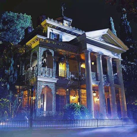 The Haunted Mansion In Both Disney World And Disneyland Is A Classic