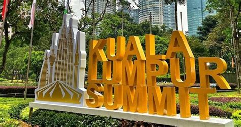 Malaysian prime minister mahathir mohamad said friday that four countries including turkey will be playing a pioneering role in the 2019 kuala lumpur summit. Negara-negara Muslim Dunia Bertemu di Kuala Lumpur Summit ...
