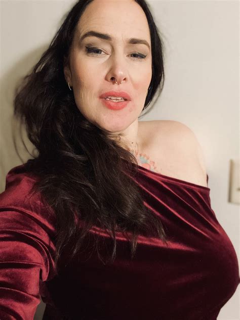 mistress hecuba 🎂 nov 13 🎂 on twitter after a delicious birthday dinner kissed all my
