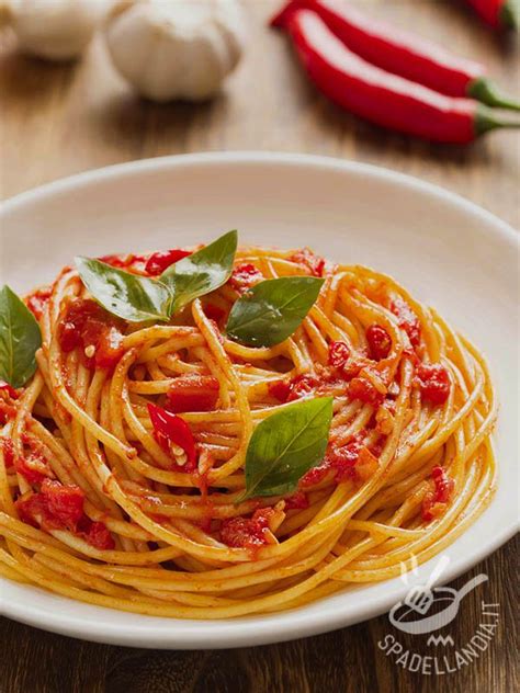 Spaghetti All Arrabbiata Ricetta Pasti Italiani Ricette Piatti