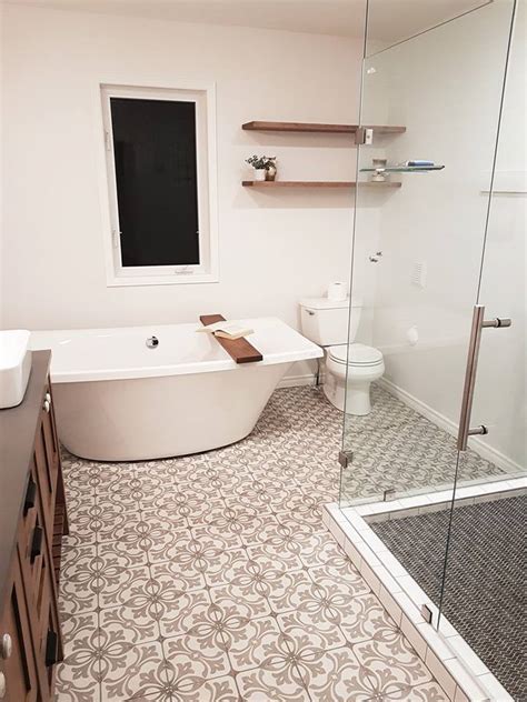 Simple bathroom renovation tips that help create the illusion of space. Bathroom Designs - Tile Ideal