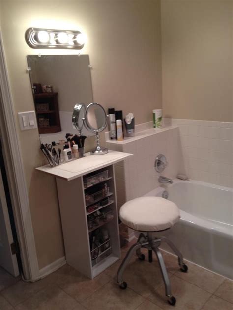 I purchased a cornered vanity wled lighting a few other neat features. 17 Best images about Wardrobe / Dresser / Vanity - Space Saving on Pinterest | Diy makeup vanity ...
