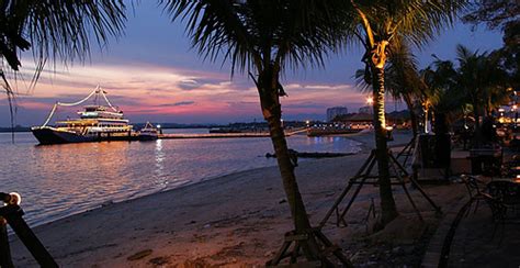 The city centre is also 3 km away. Danga Bay, Johor Bahru, Malaysia