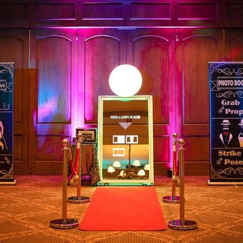 Tts Prints And Social Media Magic Mirror Photo Booth On Rent At Best Price In Ahmedabad