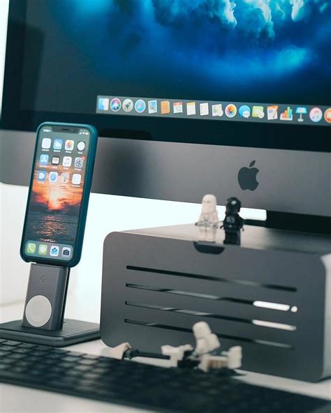 iMac Pro 'Space Gray' Workspace By Karl Conrad - MinimalSetups #iMac #iMacdesksetup | Imac, Imac ...
