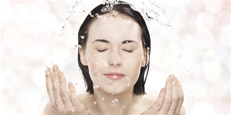 3 Ways To Wash Your Face Without Actually Touching It Huffpost