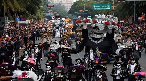 Desfiles Y Tradición Así Celebra México El Día De Muertos Multimedia