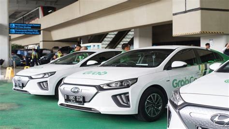 Grab, Hyundai launches their first electric vehicle service in