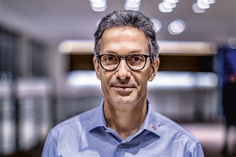 Zema anuncia reabertura de minas gerais em até três semanas. Grupo Zema, da família do governador de Minas, foca cidades médias | Exame