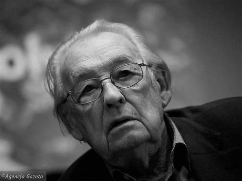 Like many poles of his generation, world war ii was the pivotal experience of his life and it profoundly shaped his subsequent art. Andrzej Wajda nie żyje. Wybitny reżyser przez lata ...
