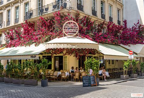 The Most Beautiful Flowery Cafés In Paris
