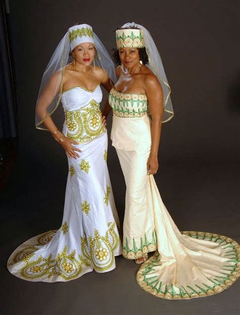 It is by no means a serious part of yoruba marriage tradition, but similar to the western tradition of carrying a bride over a threshold, a groom is expected to be able to carry his. traditional malawi wedding dress - | World folk ...