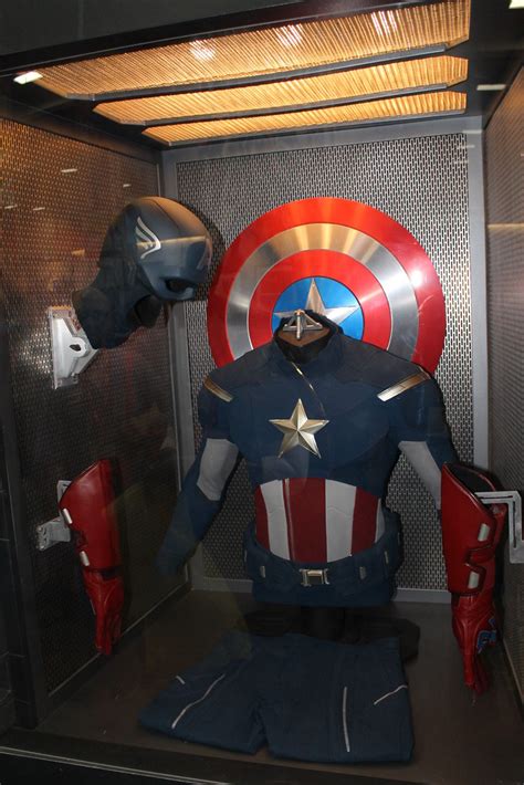Captain America Costume On Display At The Marvel Comics Ex Flickr