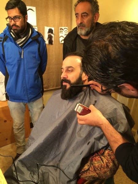من تحته بعد هذا العناء الممتع وهنا ادركت نفسي فها هو الفجر يكاد أن يطل علينا وانه لا بد أن ارجع إلى مخدعي قبل أن يحس بي أحد. موقع بصراحة-موقع النجوم - بالصور - قصي خولي يتخلى عن لحية ...