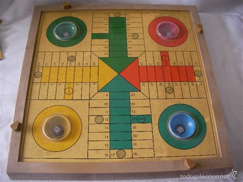 Juegos de mesa similares a tablero de la oca antiguo. antiguo juego parchis con tiradores de dados au - Comprar ...