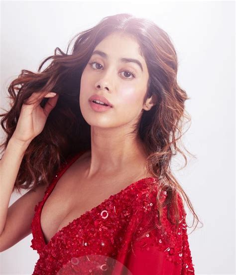 Janhvi Kapoor Makes Style Statements Looks Stunningly Sexy In All These Photos News18