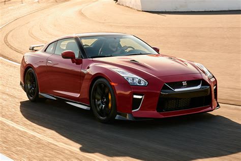 New Nissan Gt R Coming In 2022 With Hybrid Power Carbuzz