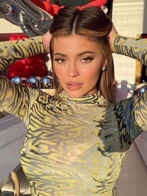 Recreate Kylie Jenners Classic Makeup Look With These Easy Steps Lifestyle Gallery News The