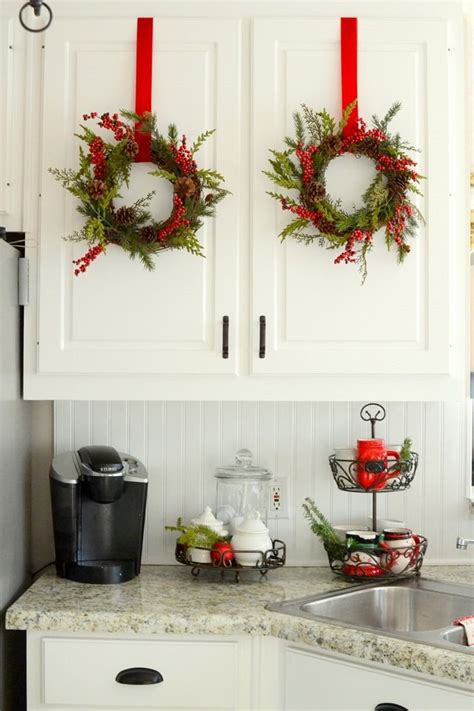 20 Christmas Wreaths For Kitchen Cabinets