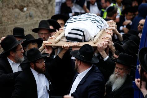 tens of thousands at jerusalem funeral of influential rabbi the seattle times