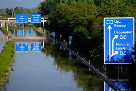 Die unwetter in deutschland treffen jetzt den norden und osten. Bilderstrecke zu: Hochwasser in Deutschland: Deiche an Elbe und Saale weichen auf - Bild 5 von 6 ...