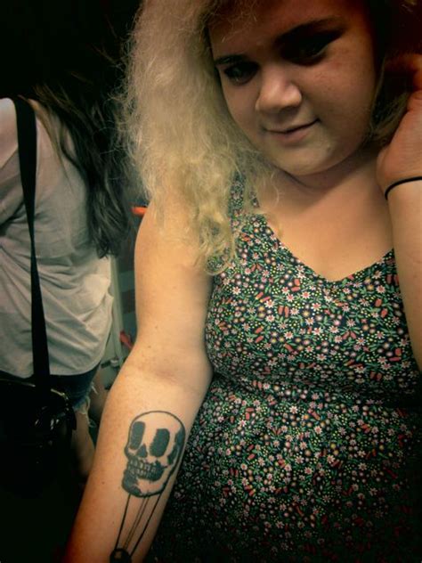The fairy on my back is crawled in a ball with broken wings and she's pulling her f*cking hair, she said of one of her older tattoos. Cute Fat Girl with Skull Tattoos